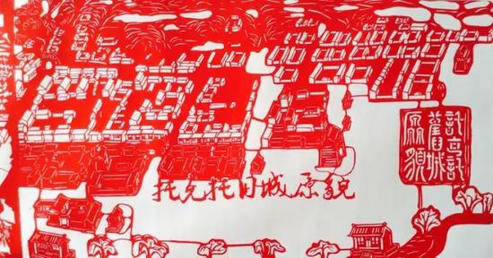16.原来额临黄河的交通便利条件,已被大黑河出口处的黄河东岸上的河口镇所代替,黄河上的船舶往来于宁夏银川至山西河曲之间,沿河两岸的物资运输大多从河口转运,河口镇便欣欣向荣起来,成为呼和浩特地区的水陆转运枢纽,直到京包铁路通车以后才失去了作用。
