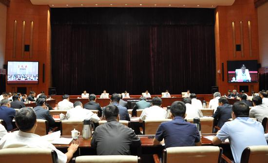 6月7日,国务院安全生产委员会第四巡查组巡查内蒙古自治区安全生产工作动员会议在呼和浩特召开。图为会议现场。