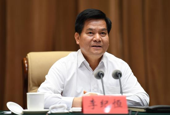 自治区党委书记、人大常委会主任李纪恒出席并讲话。内蒙古日报社融媒体记者 袁永红 摄