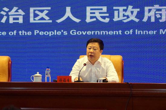 自治区人民政府副秘书长任福生介绍了自治区深化商事制度改革情况