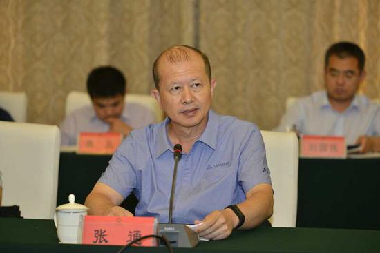 7月17日下午,自治区政府与国务院第四督查组督查工作衔接会在呼和浩特召开。图为国务院第四督查组组长张通讲话。 金泉 摄