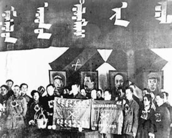 一、内蒙古自治区是新中国成立最早的少数民族自治区