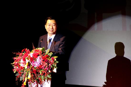 张宏