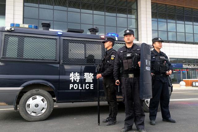 “两节”将至 集宁区特警强化巡逻防控工作
