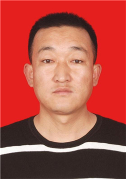 曹智勇 男 武川县二份子乡黑浪壕村驻村工作队队长