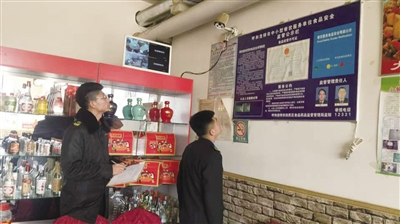 回民区食药监局对110国道中全物流附近小餐饮店进行检查
