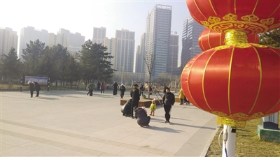 金川文化广场的灯笼已经挂起来了