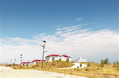 奈曼旗寶古圖沙漠民俗休閑旅游度假村。 薛一群 攝