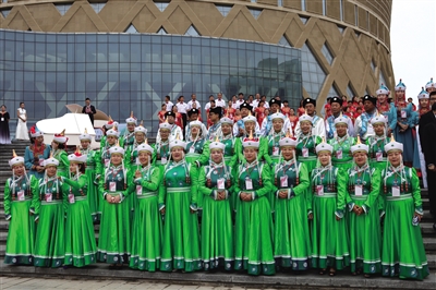 �ϳ���չ��