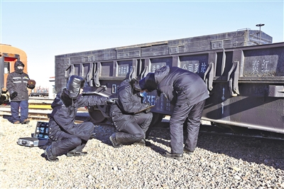 民警调查取证