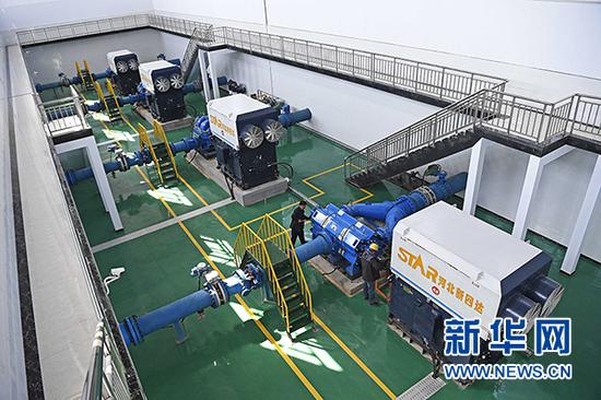 西线供水工程三泵站内景。新华社记者 王鹏 摄