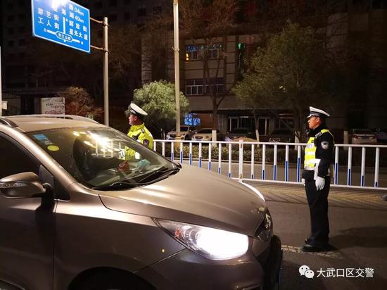 “喝酒不开车,开车不喝酒”