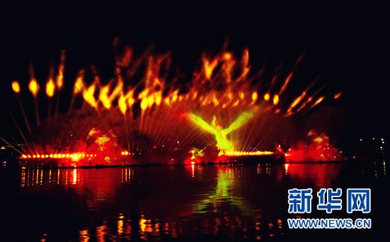 凤凰涅槃 于晶 摄