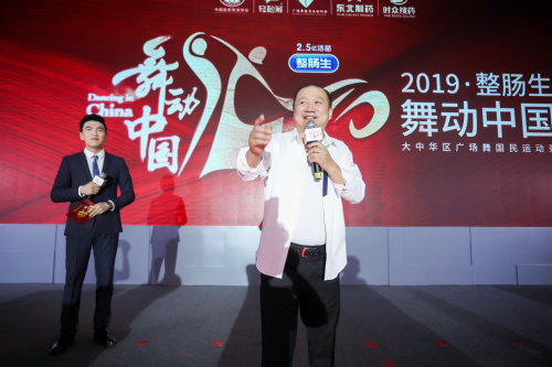 图6:演员 唐鉴军才艺表演显深厚功力