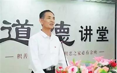 王富国在讲述自己的参军经历