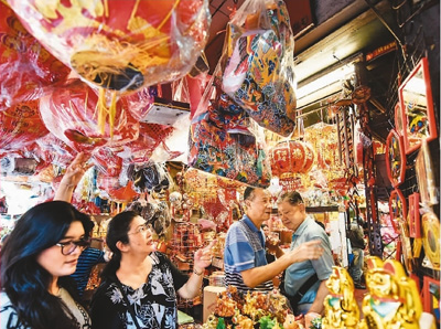 2017年,泰国曼谷唐人街洋溢浓浓年味。新华社记者 李芒茫摄
