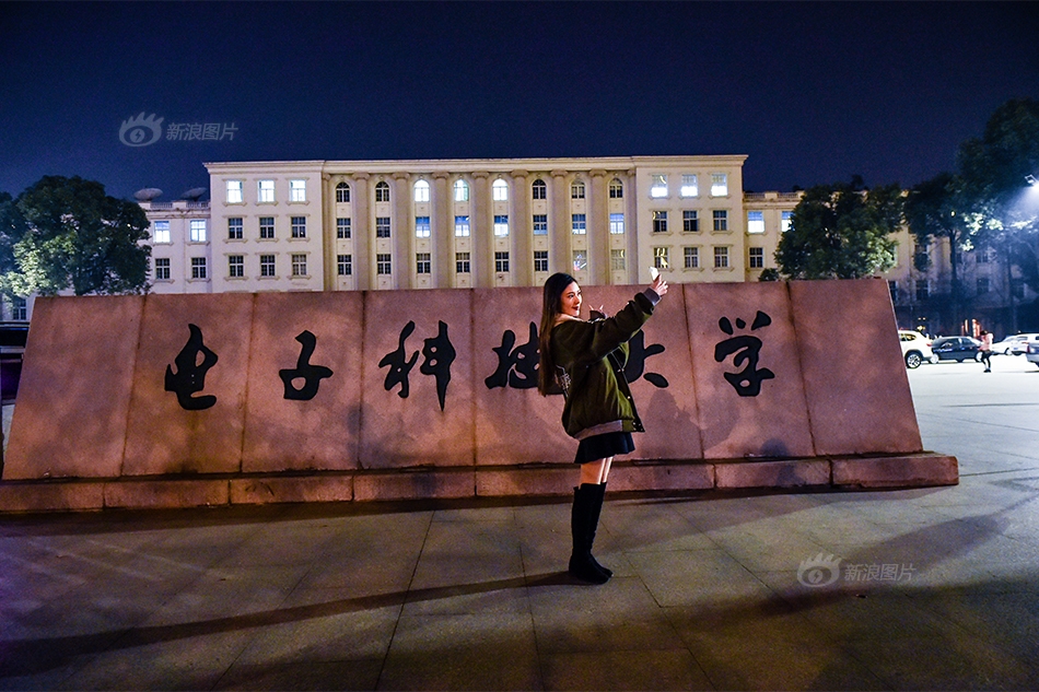 亚洲精品久久久