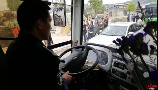 韩国三级女李采潭