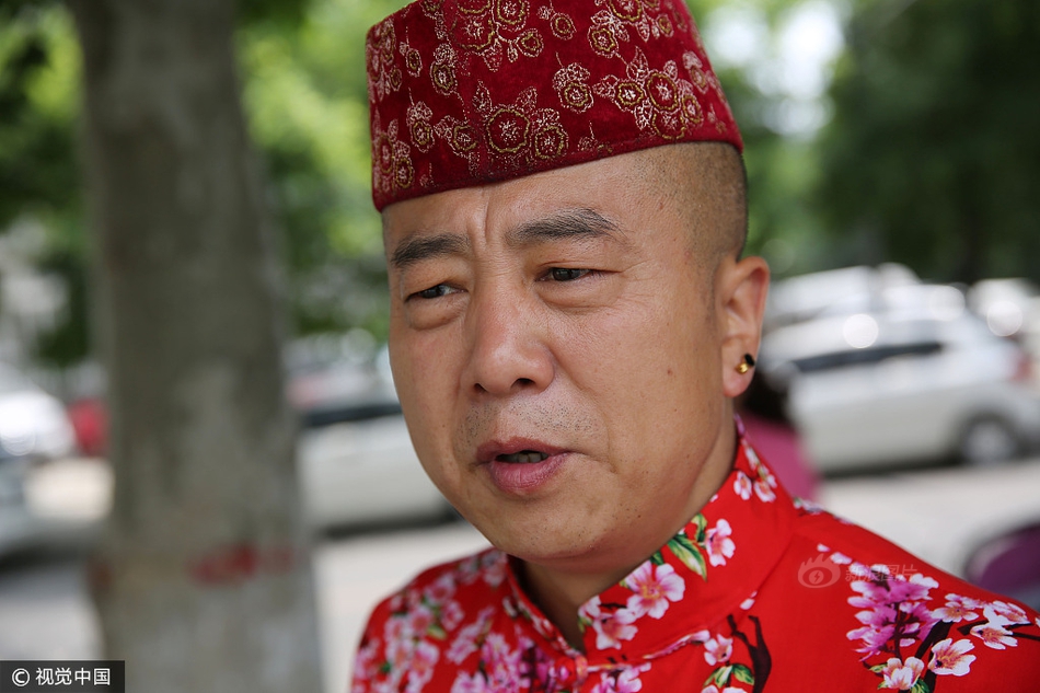 在车里被撞了八次高潮