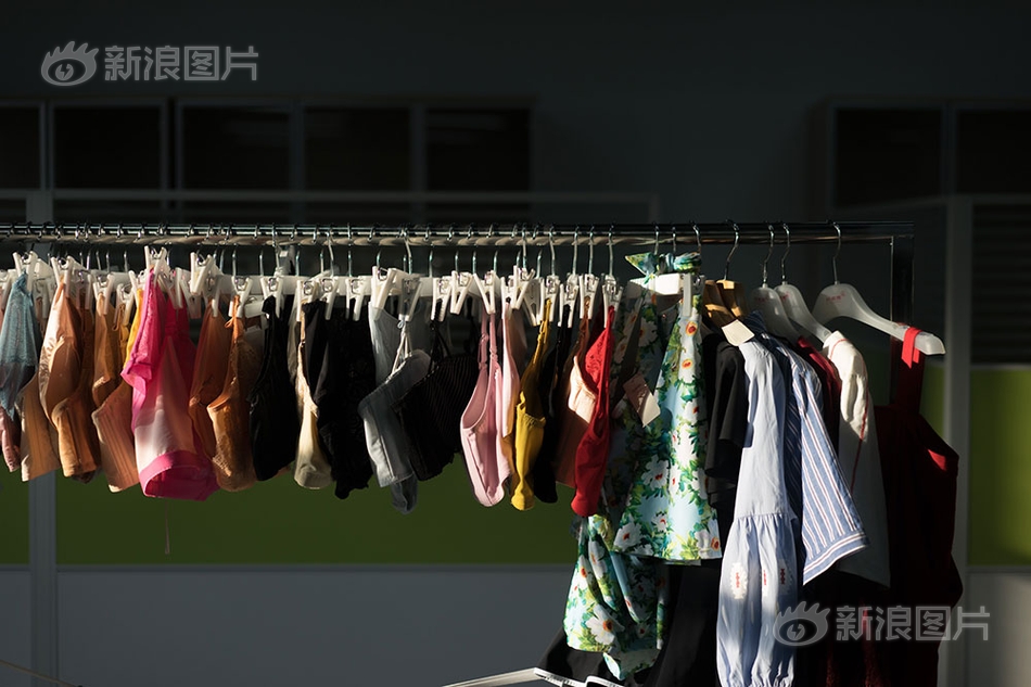 色情 片 在线 观看