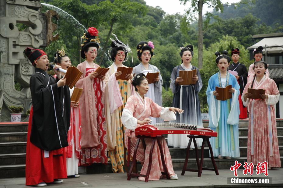 三老头同嫖一肥婆
