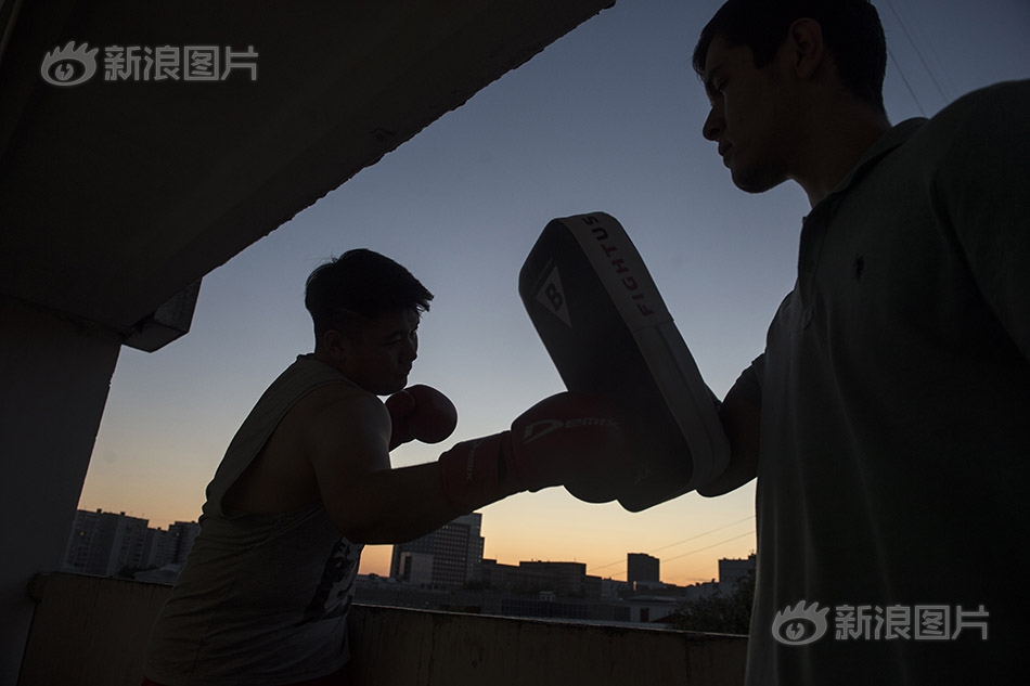 夫妻黄片免费看