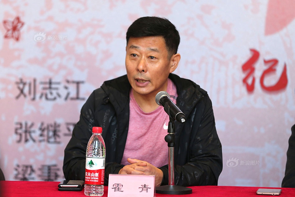 黄片免费观看。