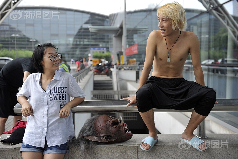 丰满少妇的毛片