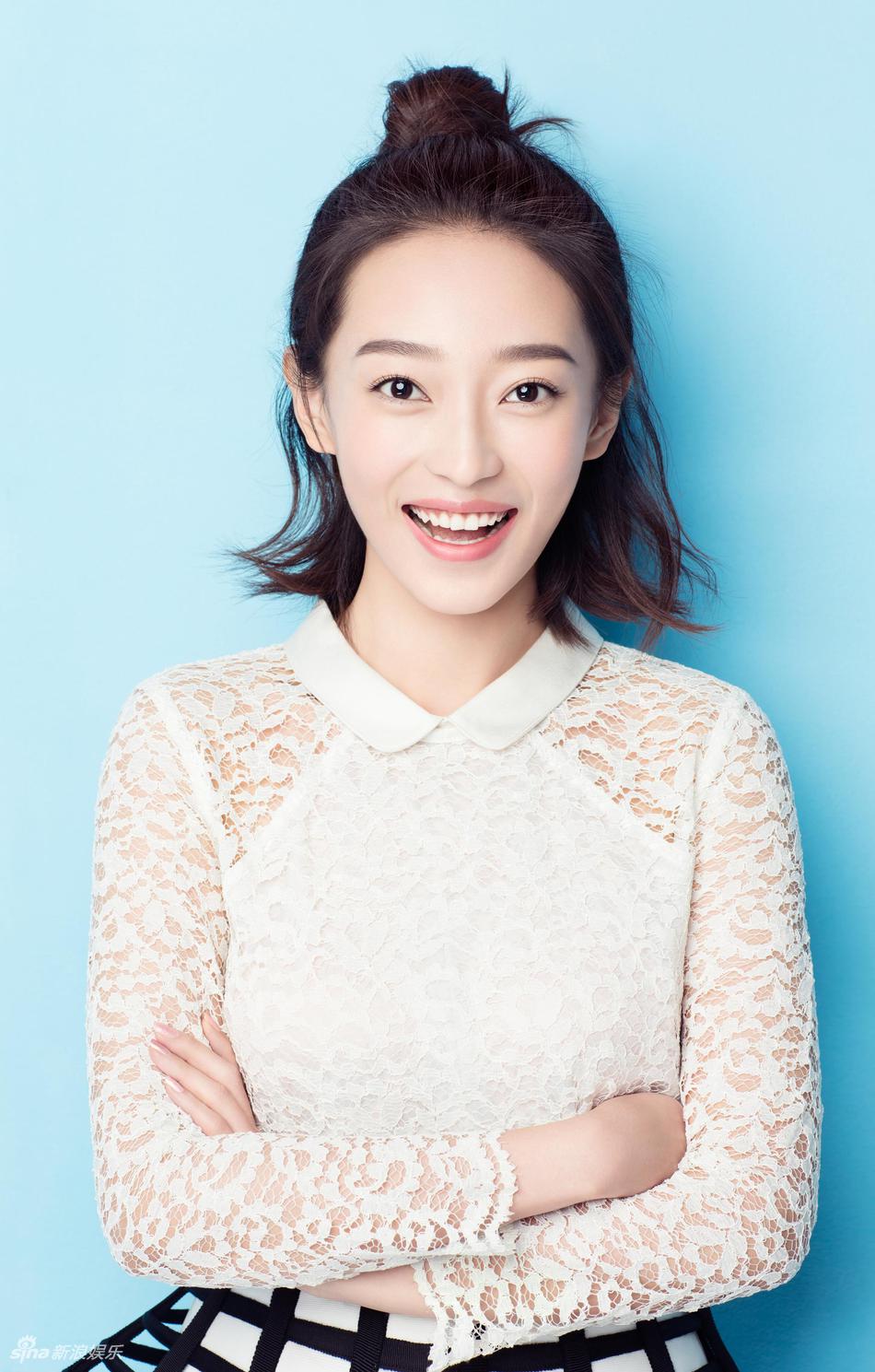 新浪娱乐讯 近日,演员王艺诺曝光了一组清新甜美写真,照片中的王艺诺