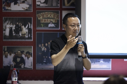 光線傳媒人力資源部總監王鑫做主旨演講