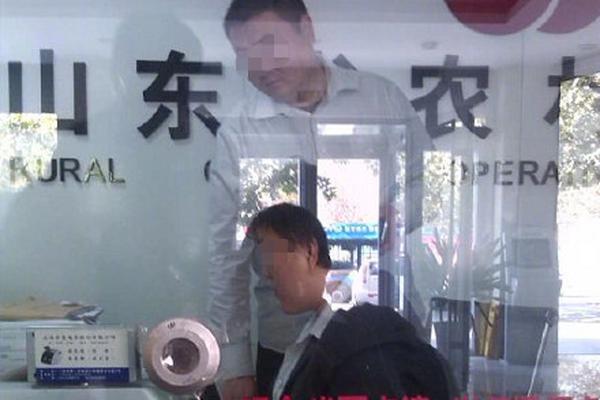 职校小情侣的温馨出租房，视频、剧情与评论分享