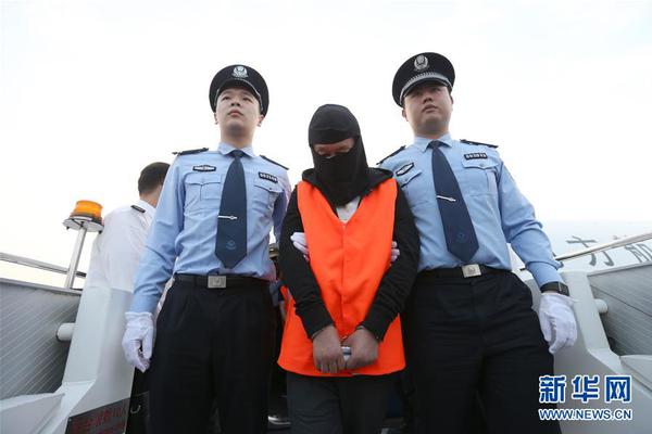 白丝脚下的精彩世界——在线视频与剧情介绍