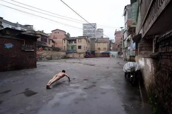 《那一刻》2008年8月15日贵州习水嫖宿少女案