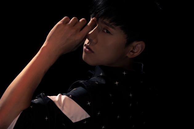 张杰《越爱越强》17日首发 传递执着态度|张杰