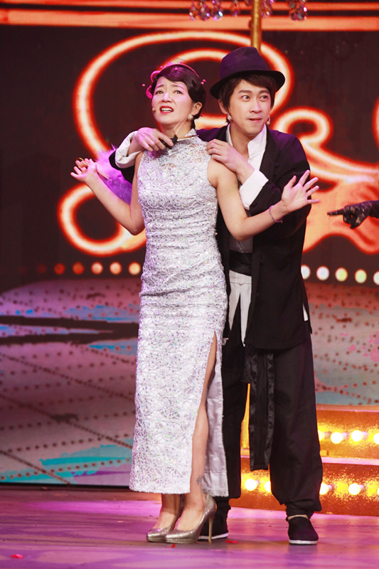 阿雅与陈汉典黄小蕾搭档 性感跨界变花魁|阿雅|陈汉典|黄小蕾_新浪娱乐_新浪网