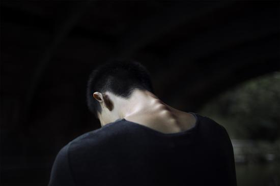 王青山，《脊》，选自《内向的风景》系列，2015，摄影