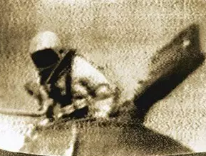 中国航天事故:那些藏在《地心引力》中的真实航天事故 首次太空行走电视转播图像