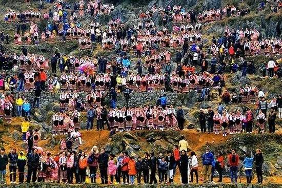 苗寨里的节日 相军 山东临沂市中医医院