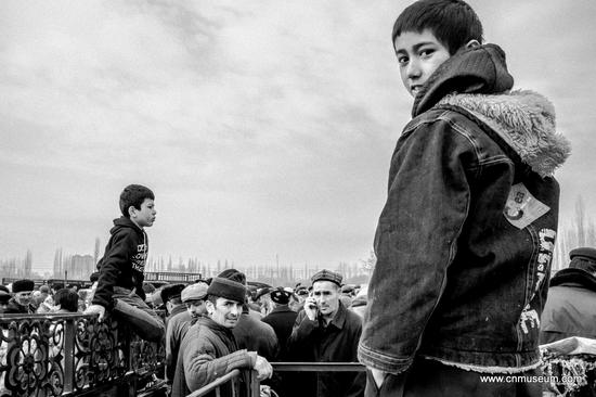 15《小城里的巴扎》&nbsp; 作者：石新华 作品共30幅