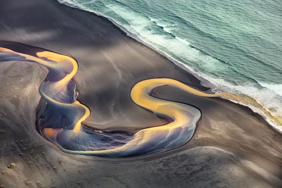 龙蛇舞 冰岛