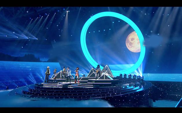 洛天依再登湖南卫视 与狮子合唱团跨次元合作