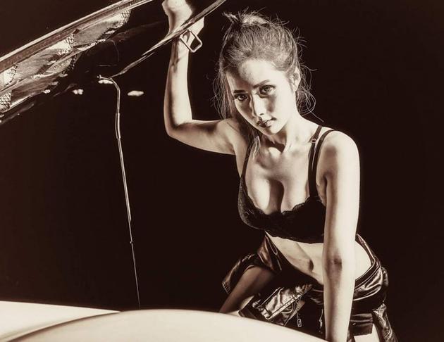 美女车模K歌飙高音时身体发麻 昏迷3天后去世|KTV|车模|去世_新浪娱乐_新浪网