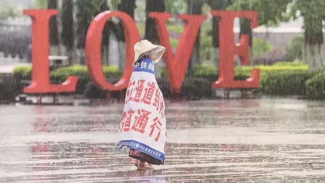 乱伦Wwwhd老太婆
