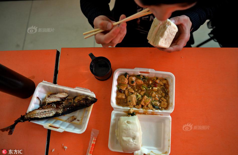 小乔裸体被 叫爽
