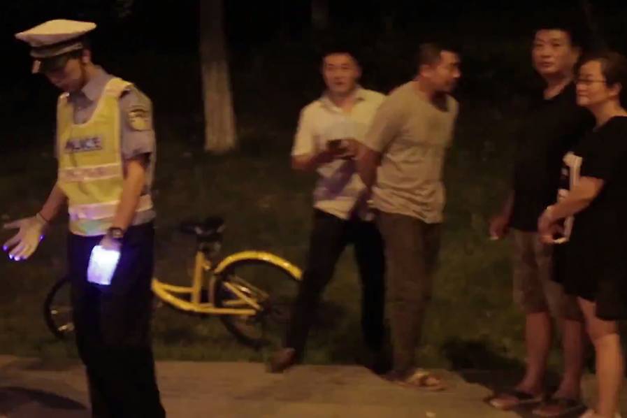 白丝美女被C