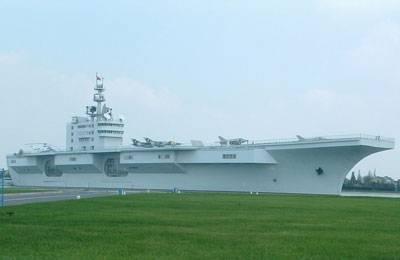 001A型即将下水002型就要露面 中国航母正在