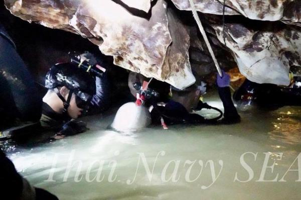 唔止係六百蚊！六合彩中四個字嘅「隱藏價值」，帶你深度拆解發財之夢！ 