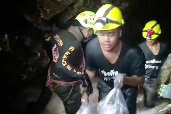 巔峰感官饗宴：钜富電子遊戲，開啟你的財富傳奇與極致娛樂之門 