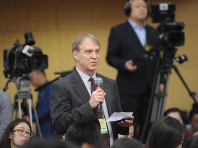 肖捷：政府举债资金不是用于给公务员发工资