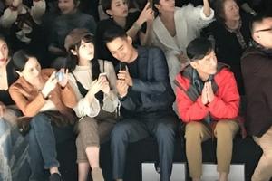 袁弘偷拍梁朝伟刘嘉玲恩爱瞬间全程甜笑